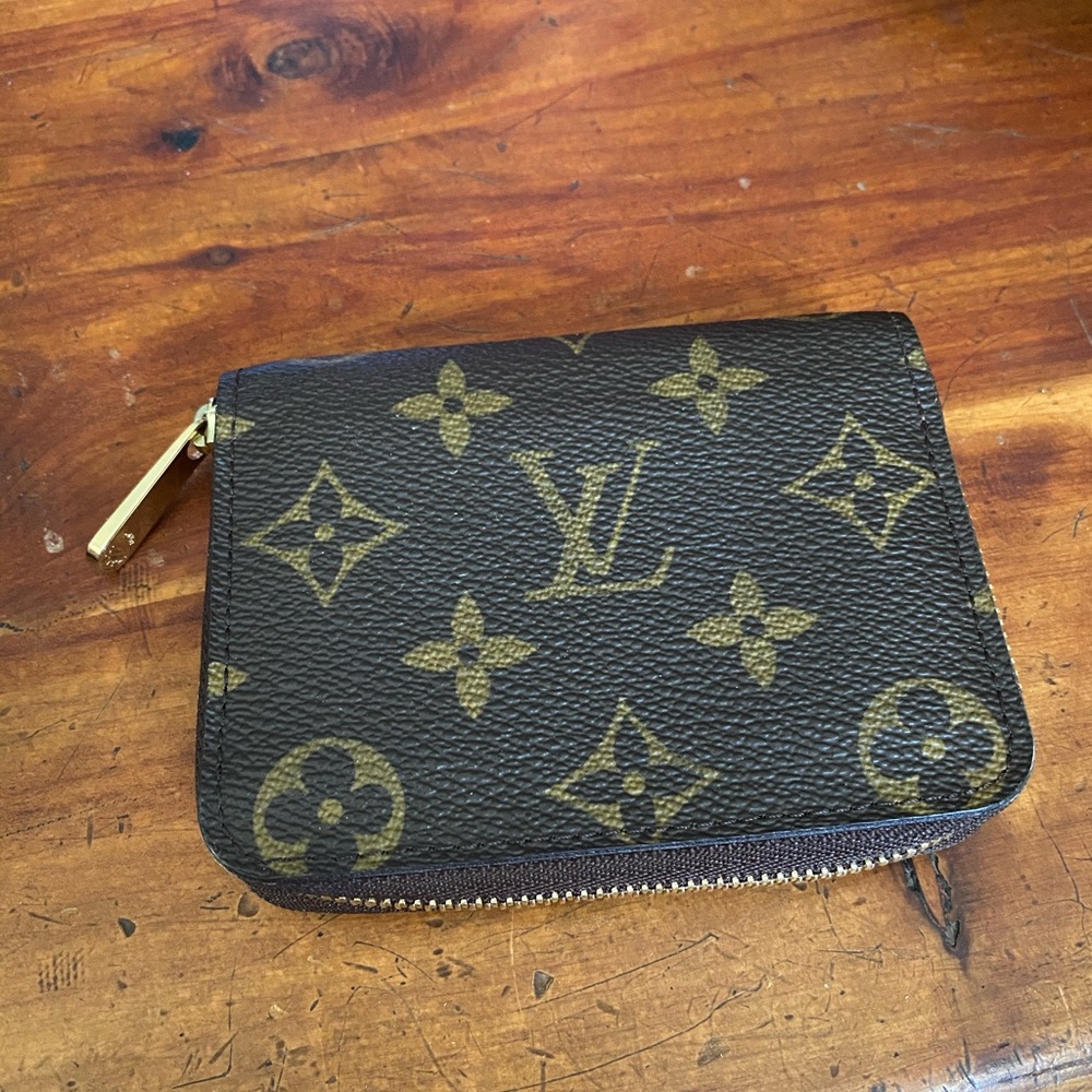 Louis Vuitton Zippy Coin Purse Wallet